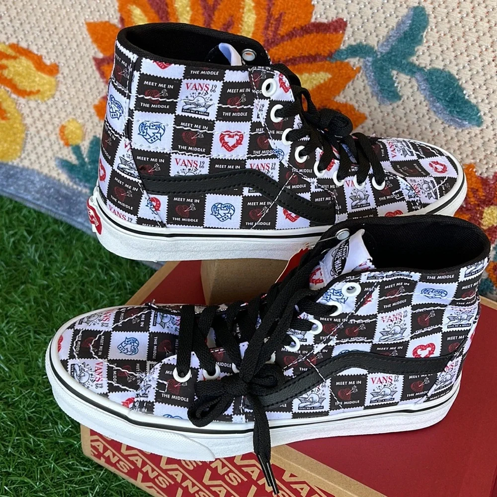 Vans Sk8-Hi Tapered Love Letters Black/True White WMNS sneakers